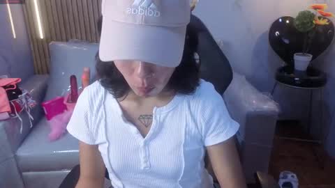 Snapshot of lynn_turner_ chatting on March 15, 2:34 pm lynn_turner_ online show from March 15, 2:34 pm