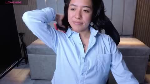 lynn_turner_ online show from May 6, 1:05 pm