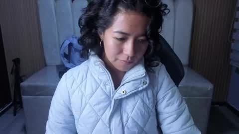 lynn_turner_ online show from May 18, 12:55 pm