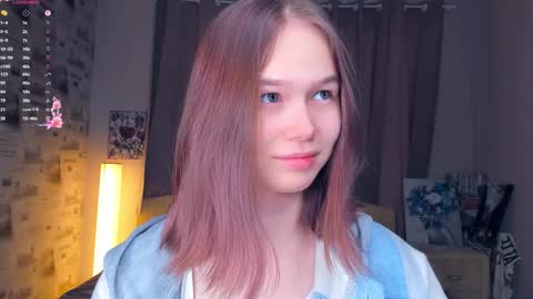 Cozy Lynns room online show from February 1, 8:46 am