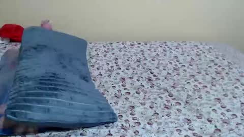 lyenne online show from March 17, 11:57 am