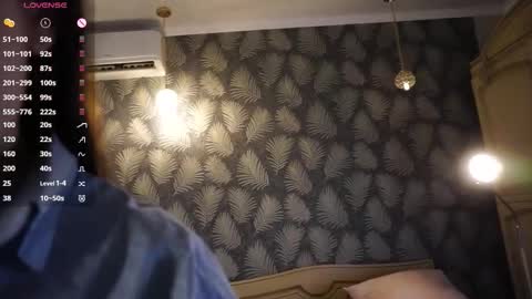 Snapshot of lynngroves chatting on November 1, 5:09 am Lola online show from November 1, 5:09 am