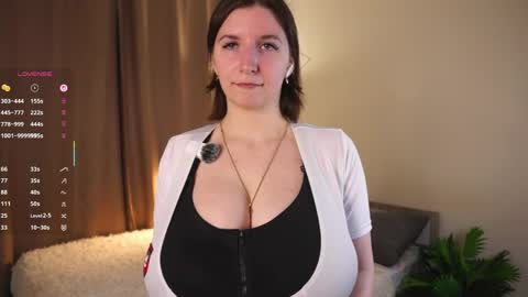 Lola online show from March 25, 4:57 pm