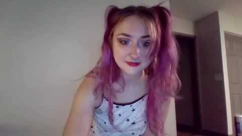 Lynn  online show from January 8, 9:50 pm