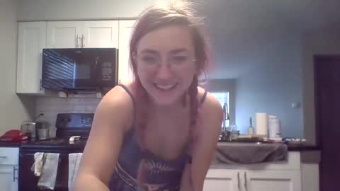 Lynn  online show from February 1, 3:43 pm