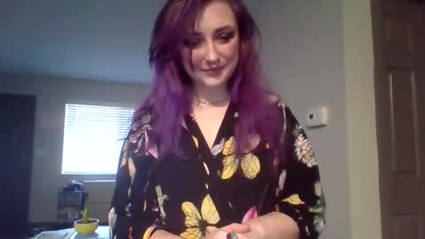 Snapshot of lynnkitten69000 chatting on February 15, 9:44 pm Lynn online show from February 15, 9:44 pm