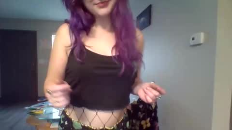 Snapshot of lynnkitten69000 chatting on February 19, 9:22 pm Lynn online show from February 19, 9:22 pm