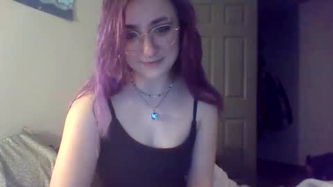 Snapshot of lynnkitten69000 chatting on February 21, 7:59 pm Lynn online show from February 21, 7:59 pm
