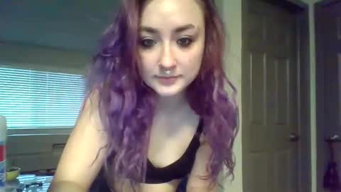 Snapshot of lynnkitten69000 chatting on February 27, 1:00 pm Lynn online show from February 27, 1:00 pm