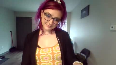 Snapshot of lynnkitten69000 chatting on March 11, 4:24 pm Lynn online show from March 11, 4:24 pm