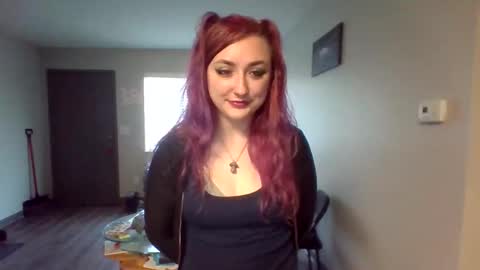 Snapshot of lynnkitten69000 chatting on March 28, 6:40 pm Lynn online show from March 28, 6:40 pm