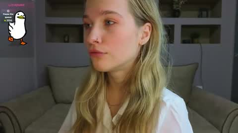 Lynn online show from November 23, 3:45 pm