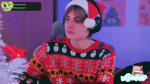 Snapshot of lyodass chatting on December 10, 8:38 pm Lyodass online show from December 10, 8:38 pm