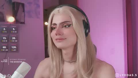 Snapshot of lyodass chatting on September 16, 12:22 am Lyodass online show from September 16, 12:22 am