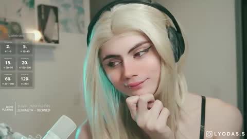 Snapshot of lyodass chatting on October 7, 11:46 pm Lyodass online show from October 7, 11:46 pm