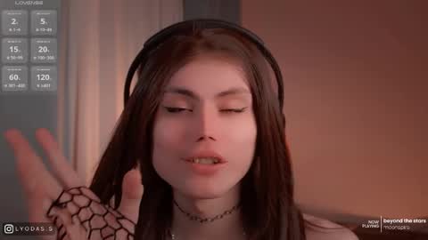 Lyodass online show from May 5, 1:46 am