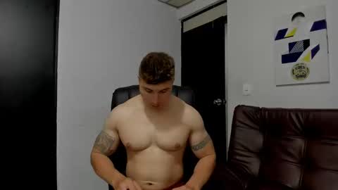 Snapshot of lyonel15 chatting on November 1, 1:07 am Lyonel online show from November 1, 1:07 am