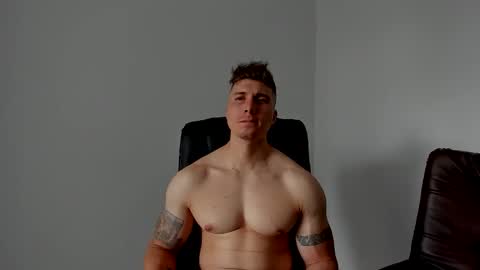 Snapshot of lyonel15 chatting on December 3, 5:00 pm Lyonel online show from December 3, 5:00 pm