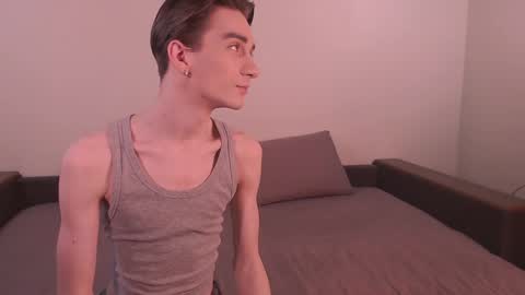 Snapshot of lyonfilm chatting on December 1, 6:52 pm KennyEliot online show from December 1, 6:52 pm