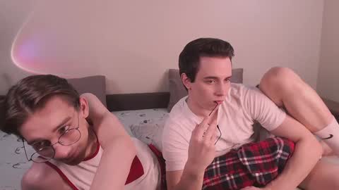 Snapshot of lyonfilm chatting on December 27, 7:46 pm KennyEliot online show from December 27, 7:46 pm