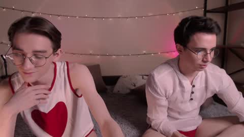 Snapshot of lyonfilm chatting on January 12, 11:07 am KennyEliot online show from January 12, 11:07 am