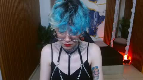 lyra_tay online show from May 3, 11:38 am