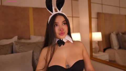    online show from May 13, 10:45 am