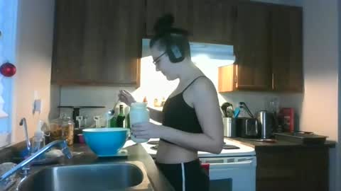 Snapshot of lyrajrose chatting on January 6, 4:02 pm Lyra Rose online show from January 6, 4:02 pm