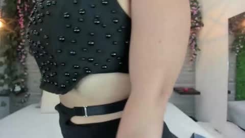 Snapshot of lysacollins20_ chatting on March 19, 4:22 pm Lysa online show from March 19, 4:22 pm