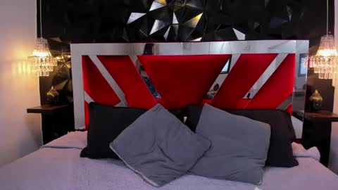 Snapshot of lysacollins20_ chatting on April 5, 1:52 pm Lysa online show from April 5, 1:52 pm