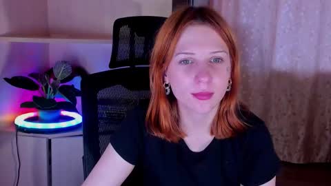 Snapshot of lyssan_xo chatting on November 12, 10:37 am lyssan_xo online show from November 12, 10:37 am