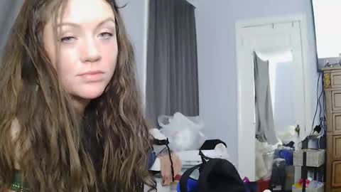 lyssshiz online show from May 2, 6:40 am