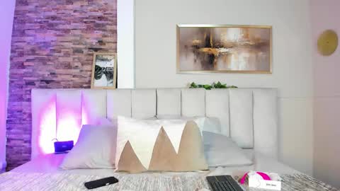 Lizzy smith  online show from October 11, 3:54 pm