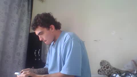 Snapshot of m0ntana777 chatting on October 30, 4:52 pm m0ntana777 online show from October 30, 4:52 pm
