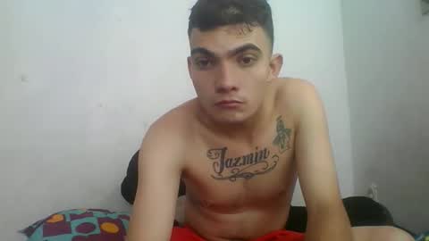 Snapshot of m0ntana777 chatting on November 7, 11:32 am m0ntana777 online show from November 7, 11:32 am