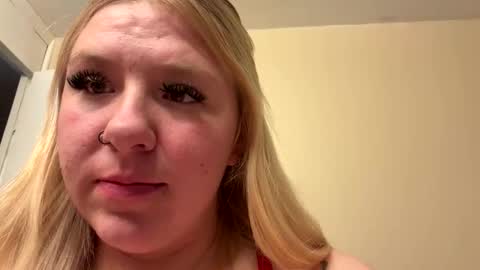 Snapshot of m1lf19 chatting on April 15, 9:04 pm m1lf19 online show from April 15, 9:04 pm