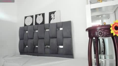 Snapshot of m1lk_choc chatting on February 1, 6:50 pm Mila online show from February 1, 6:50 pm