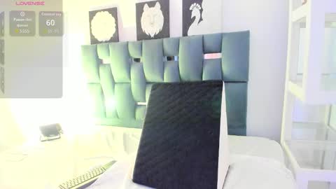 Snapshot of m1lk_choc chatting on February 13, 8:05 pm Mila online show from February 13, 8:05 pm