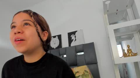 Snapshot of m1lk_choc chatting on February 25, 2:27 pm Mila online show from February 25, 2:27 pm