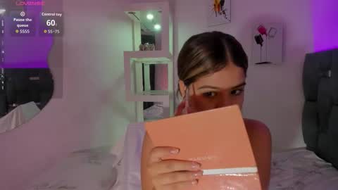 Snapshot of m1lk_choc chatting on March 18, 3:37 pm Mila online show from March 18, 3:37 pm