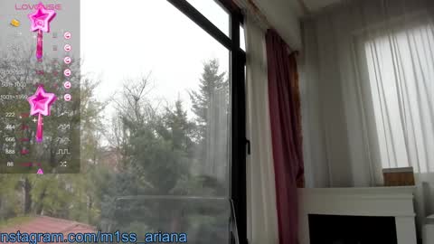Snapshot of m1ss_ariana chatting on December 11, 10:36 am Ariana online show from December 11, 10:36 am