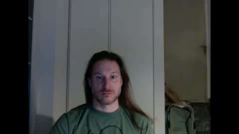 Snapshot of m4rduk81 chatting on February 24, 4:27 am m4rduk online show from February 24, 4:27 am