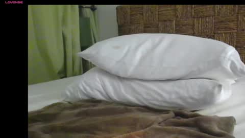 m54whrdn online show from October 12, 12:53 am