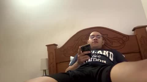Snapshot of m768577 chatting on October 5, 2:54 am Andrs online show from October 5, 2:54 am