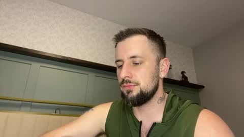 m_stephen online show from May 10, 10:59 pm