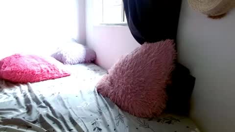 Snapshot of maaddy_thompson chatting on April 16, 7:47 pm maaddy_thompson online show from April 16, 7:47 pm