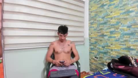 Snapshot of maaster420 chatting on February 14, 2:23 pm itgram pezlo josue online show from February 14, 2:23 pm