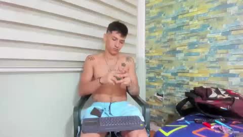 Snapshot of maaster420 chatting on February 15, 11:39 am itgram pezlo josue online show from February 15, 11:39 am