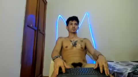 itgram pezlo josue online show from December 13, 7:53 pm