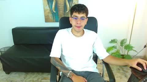 Max online show from March 17, 1:36 pm